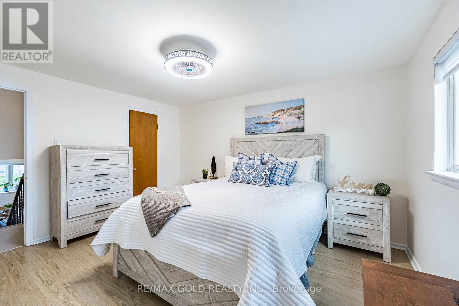 52 Garfield Crescent, Brampton, Ontario  L6V 1V8 - Photo 5 - W13013564