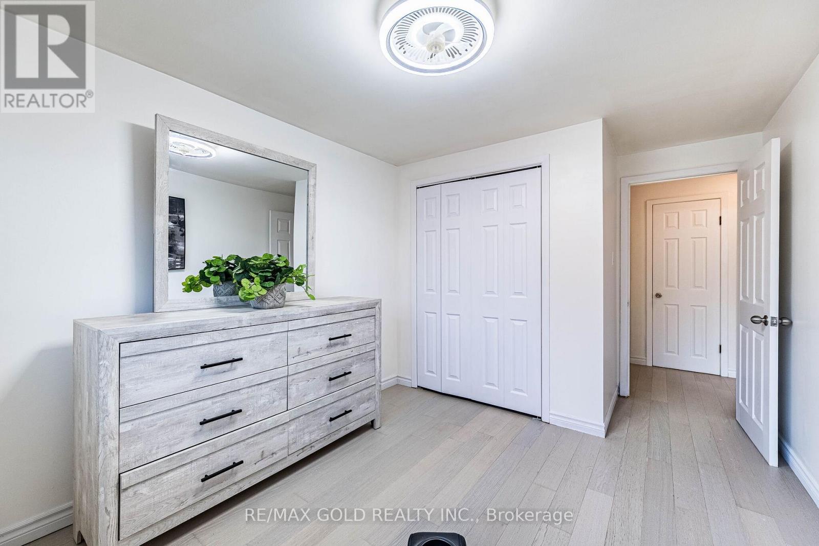 52 Garfield Crescent, Brampton, Ontario  L6V 1V8 - Photo 6 - W13013564