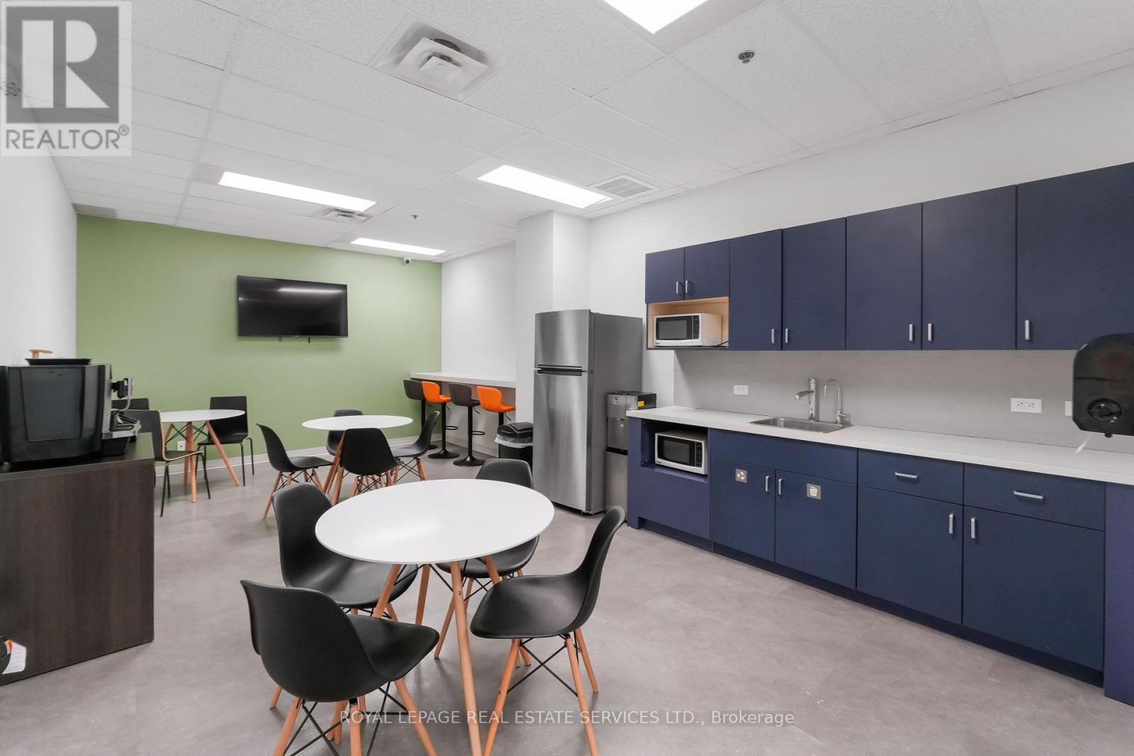 200 - 2020 Winston Park Drive, Oakville, Ontario  L6H 6X7 - Photo 17 - W13013588