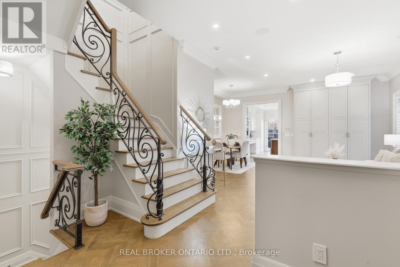 5290 Roadside Way, Mississauga, Ontario  L5M 0H9 - Photo 4 - W13013672