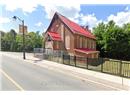 1532 QUEEN STREET