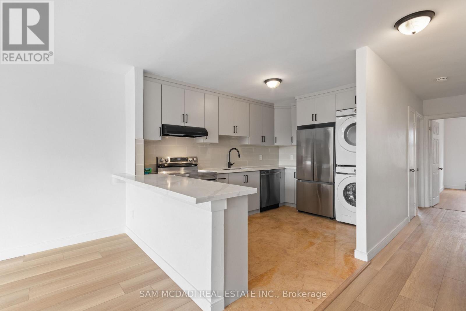 1018 Burnhamthorpe Road E, Mississauga, Ontario  L4Y 2X6 - Photo 10 - W13013728