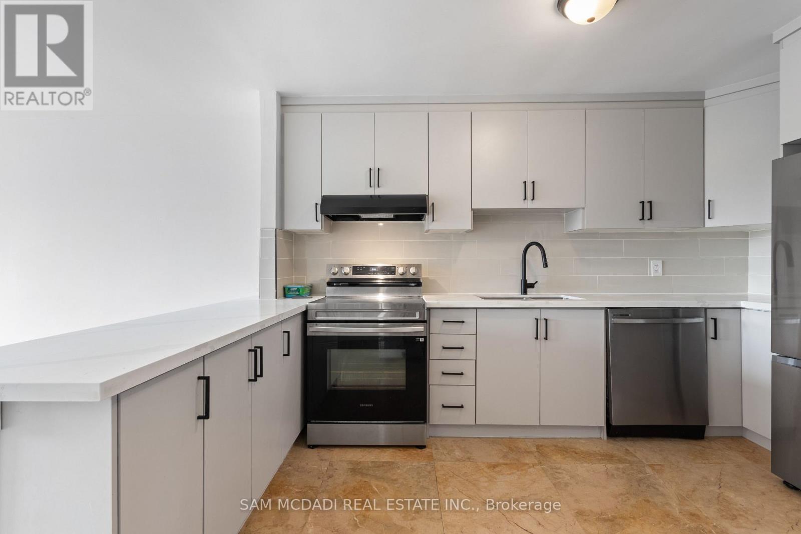 1018 Burnhamthorpe Road E, Mississauga, Ontario  L4Y 2X6 - Photo 11 - W13013728