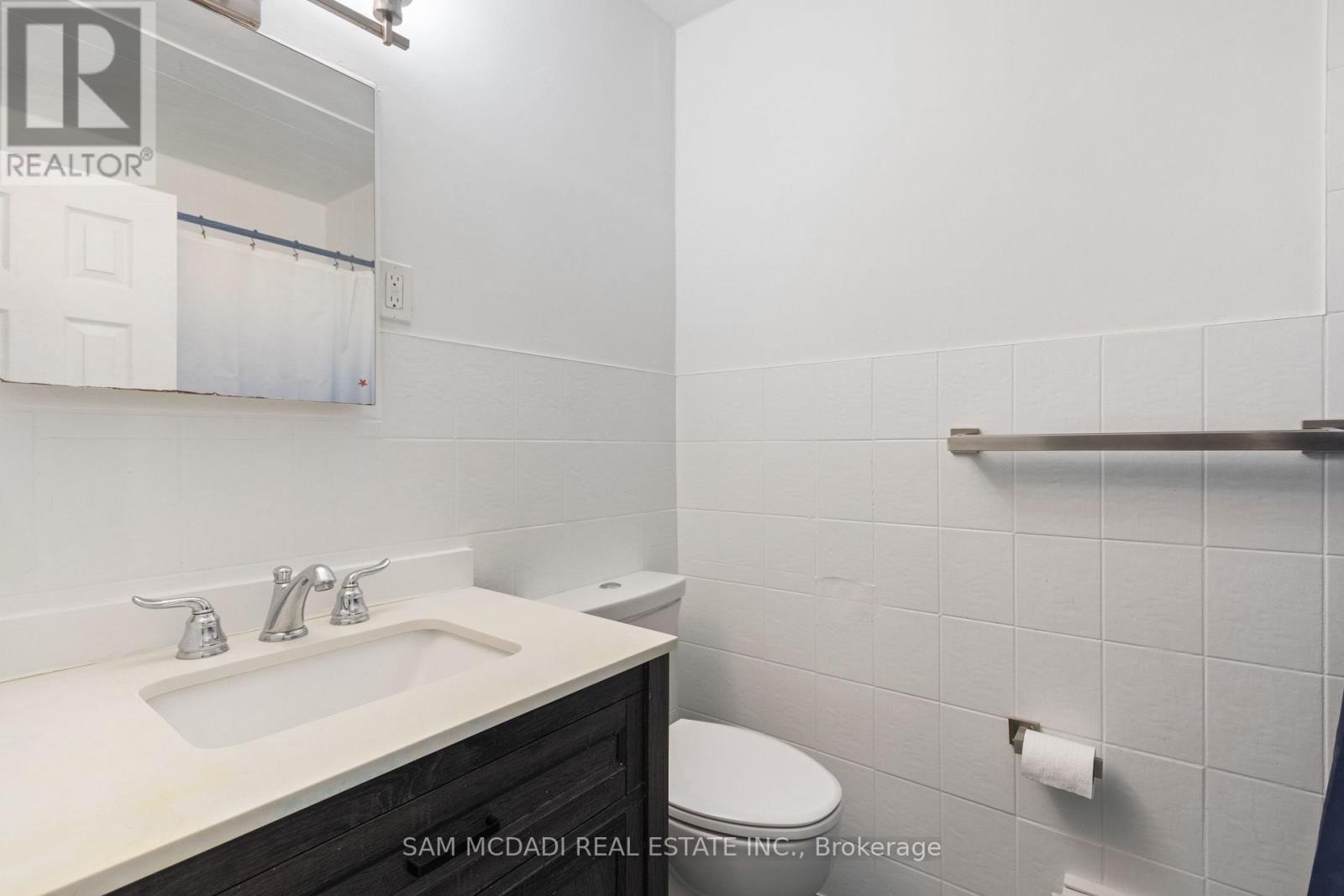 1018 Burnhamthorpe Road E, Mississauga, Ontario  L4Y 2X6 - Photo 3 - W13013728