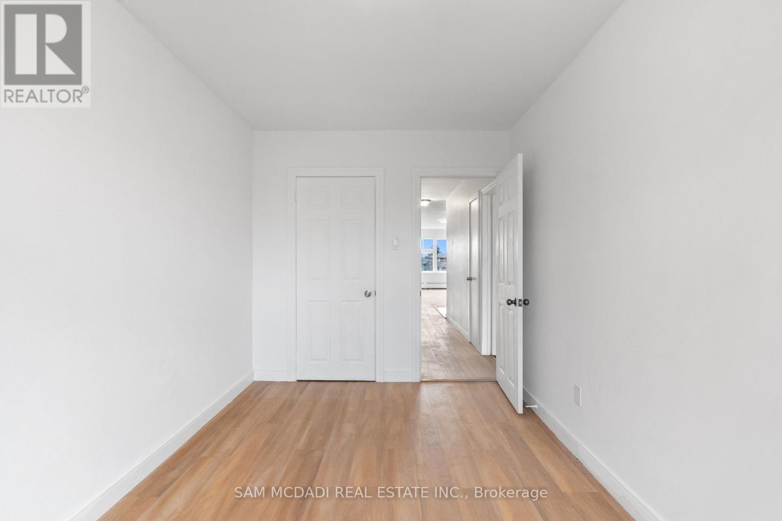 1018 Burnhamthorpe Road E, Mississauga, Ontario  L4Y 2X6 - Photo 4 - W13013728