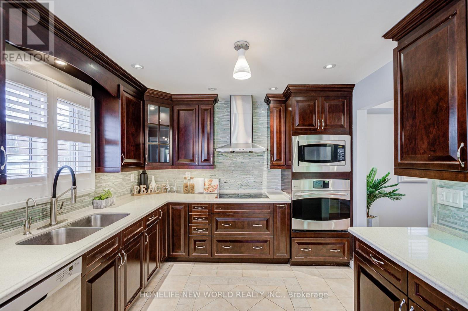 5073 Guildwood Way, Mississauga, Ontario  L5R 2R7 - Photo 11 - W13013732