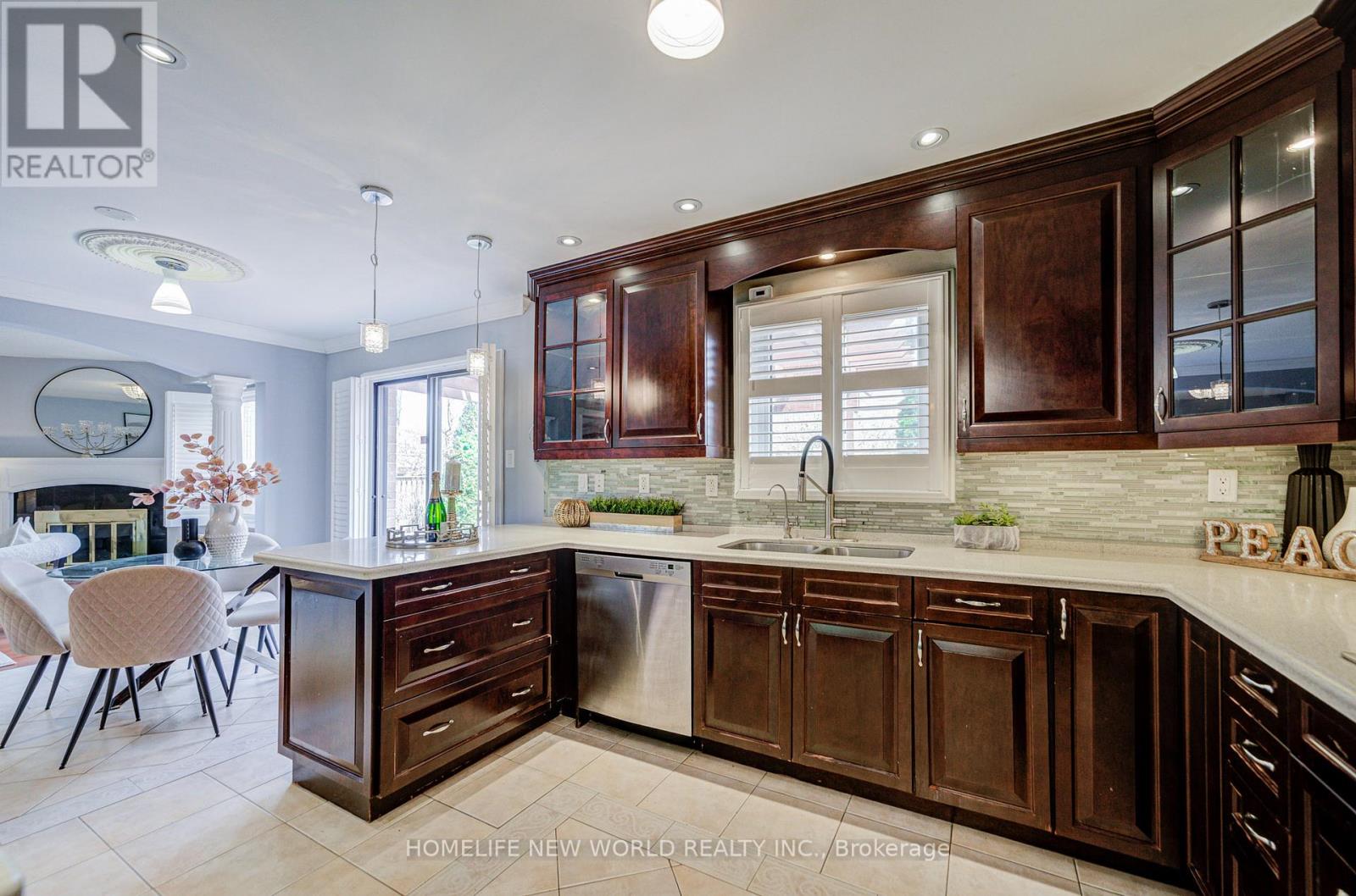 5073 Guildwood Way, Mississauga, Ontario  L5R 2R7 - Photo 12 - W13013732