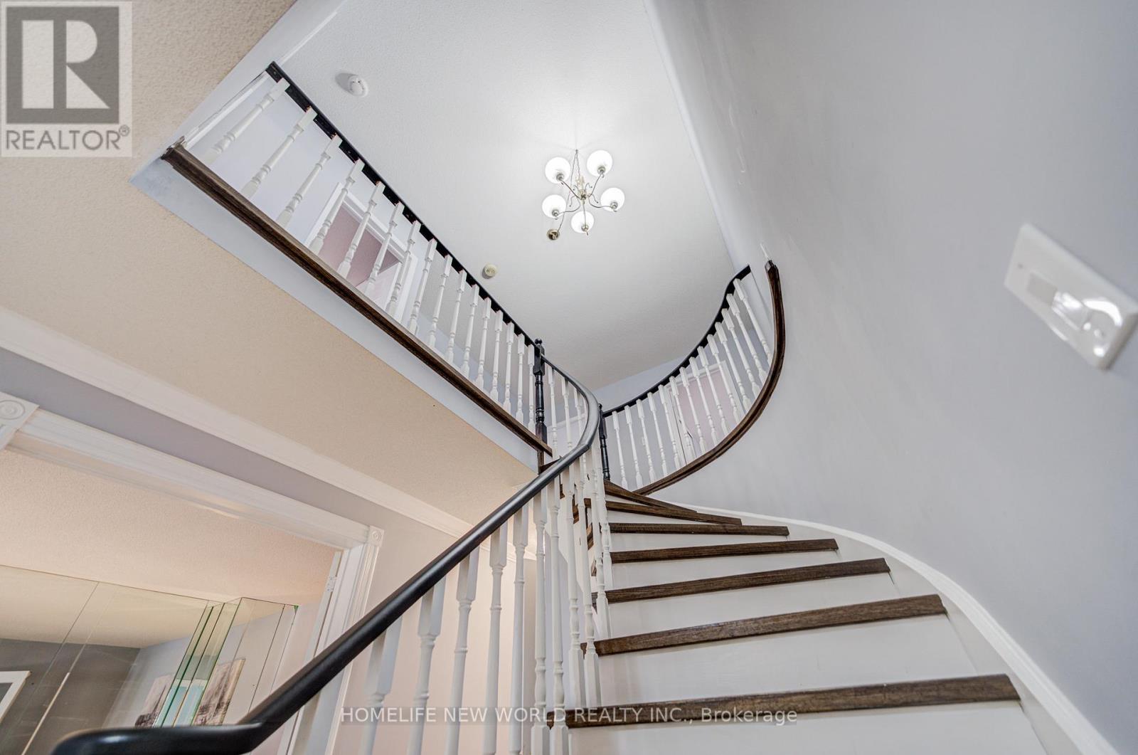 5073 Guildwood Way, Mississauga, Ontario  L5R 2R7 - Photo 20 - W13013732