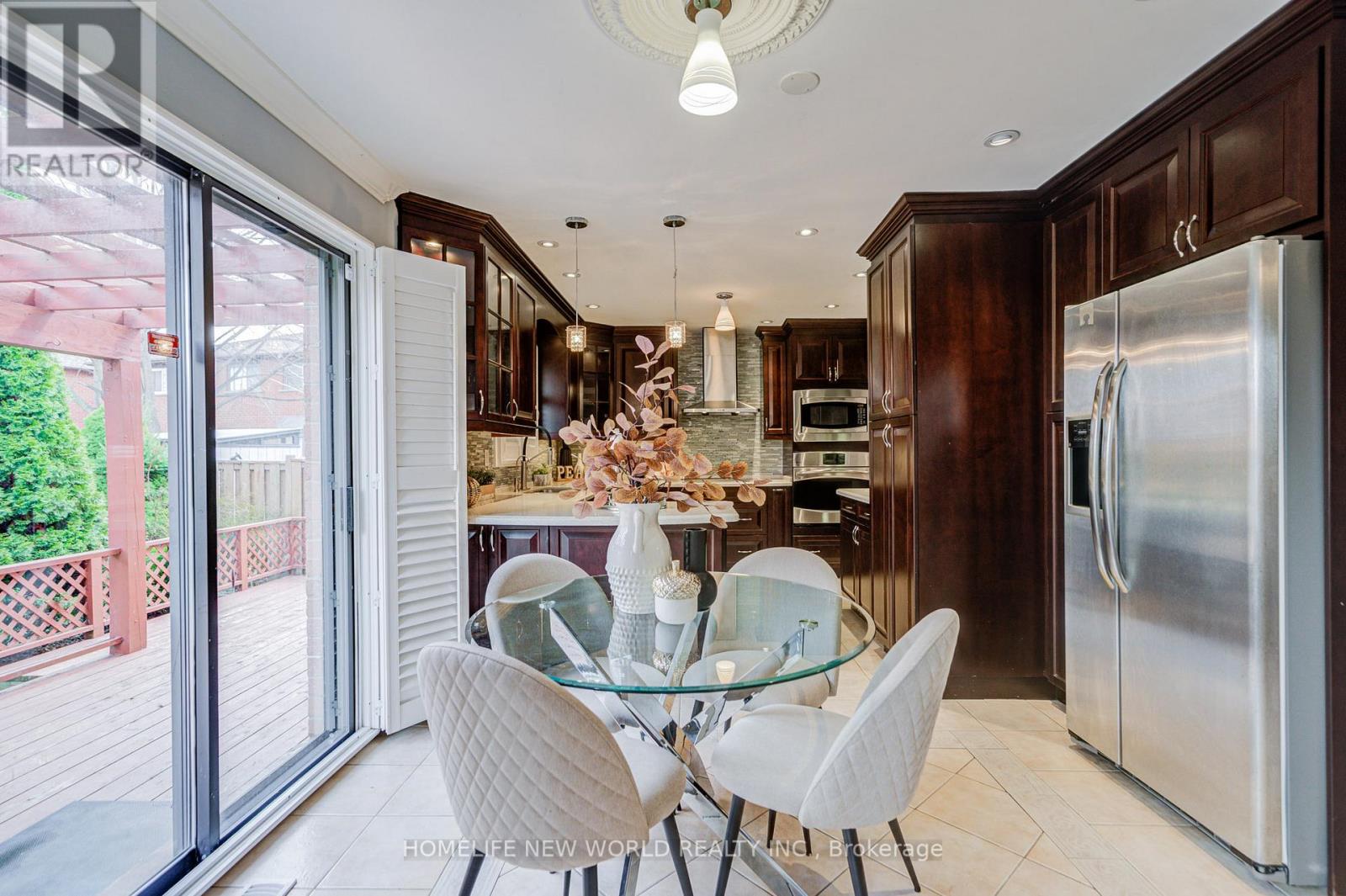 5073 Guildwood Way, Mississauga, Ontario  L5R 2R7 - Photo 9 - W13013732