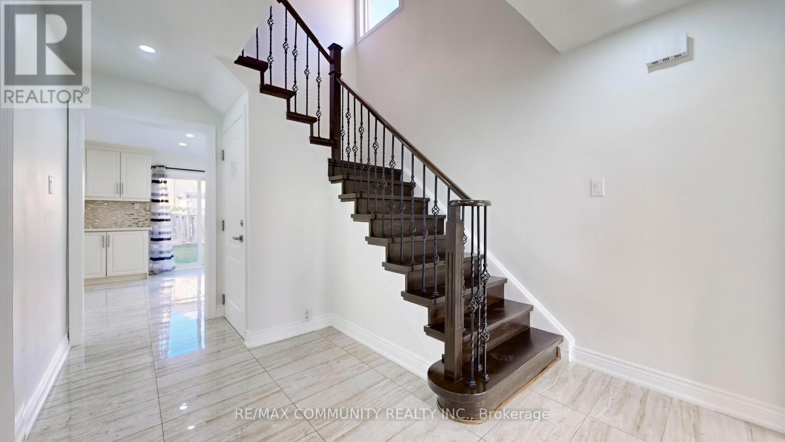 Main Fl - 32 Faywood Drive, Brampton, Ontario  L6Y 4K3 - Photo 18 - W13013770