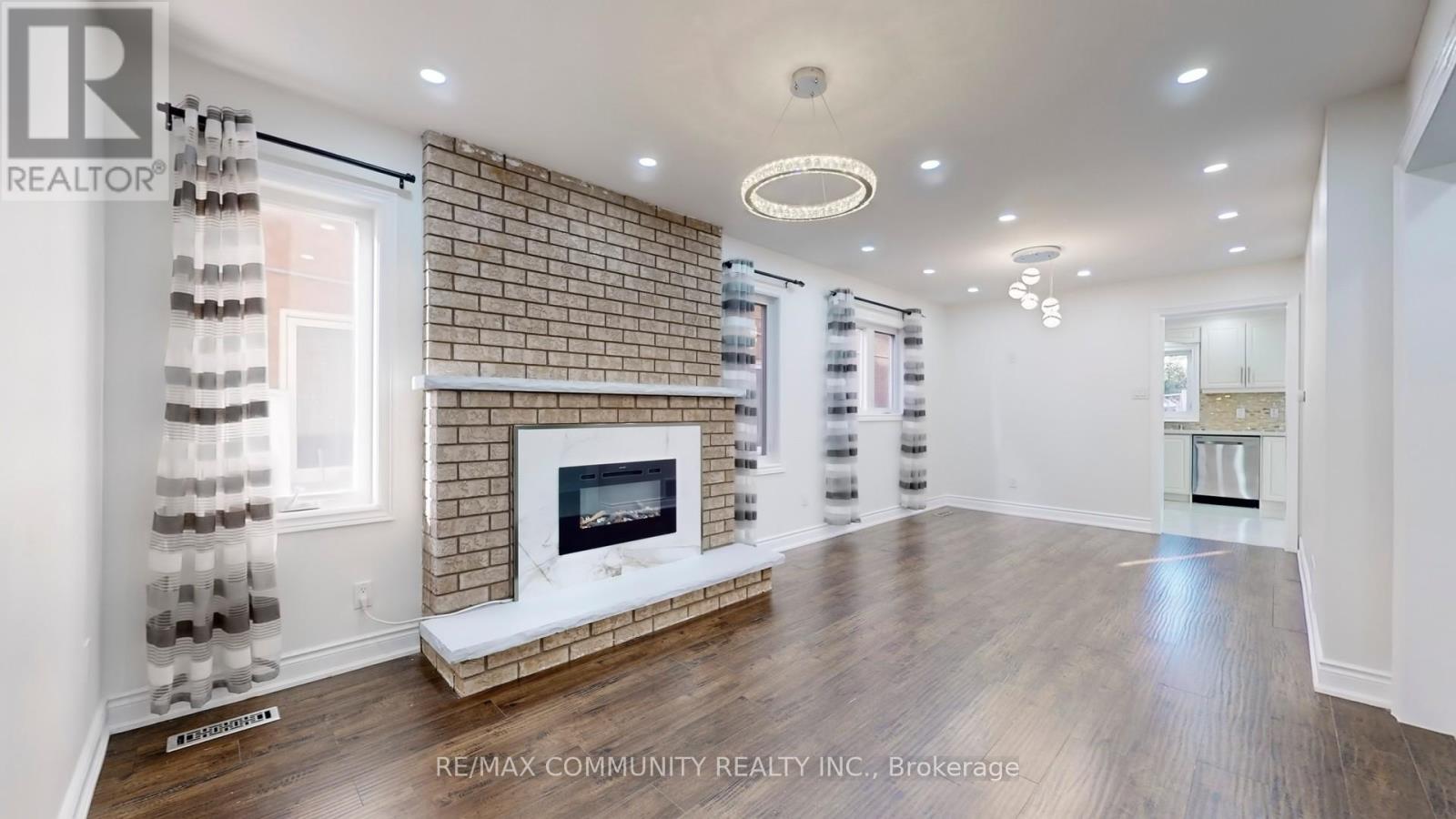 Main Fl - 32 Faywood Drive, Brampton, Ontario  L6Y 4K3 - Photo 3 - W13013770