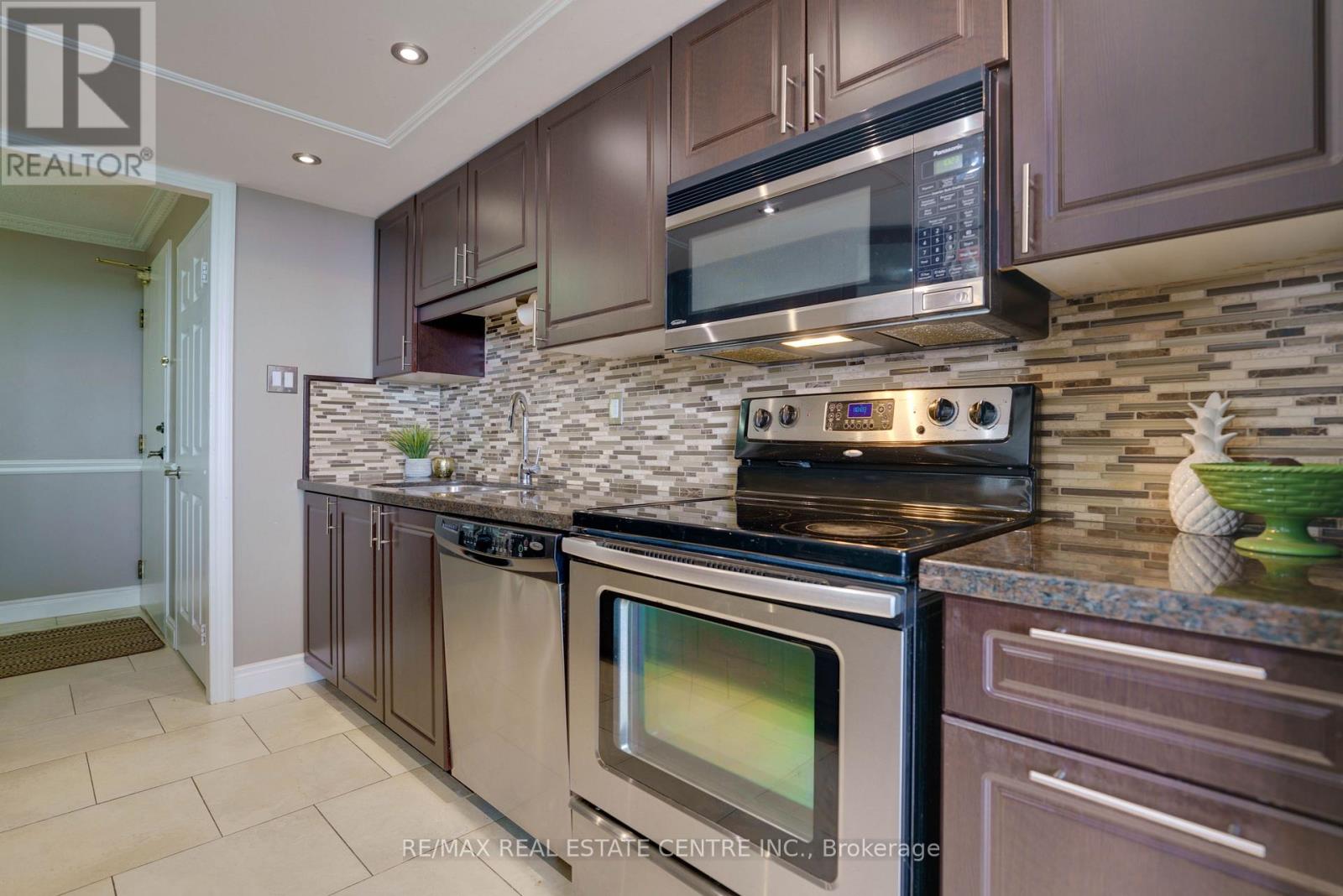 2104 - 4470 Tucana Court, Mississauga (Hurontario), Ontario  L5R 3K8 - Photo 11 - W13013862