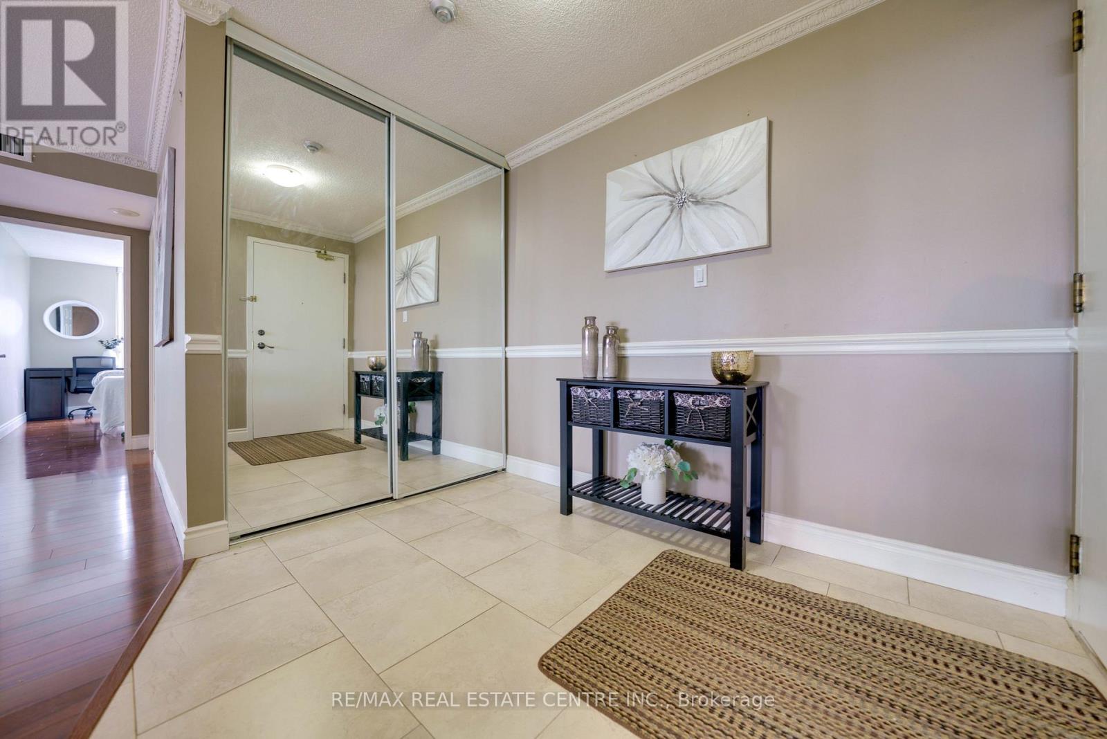 2104 - 4470 Tucana Court, Mississauga (Hurontario), Ontario  L5R 3K8 - Photo 3 - W13013862