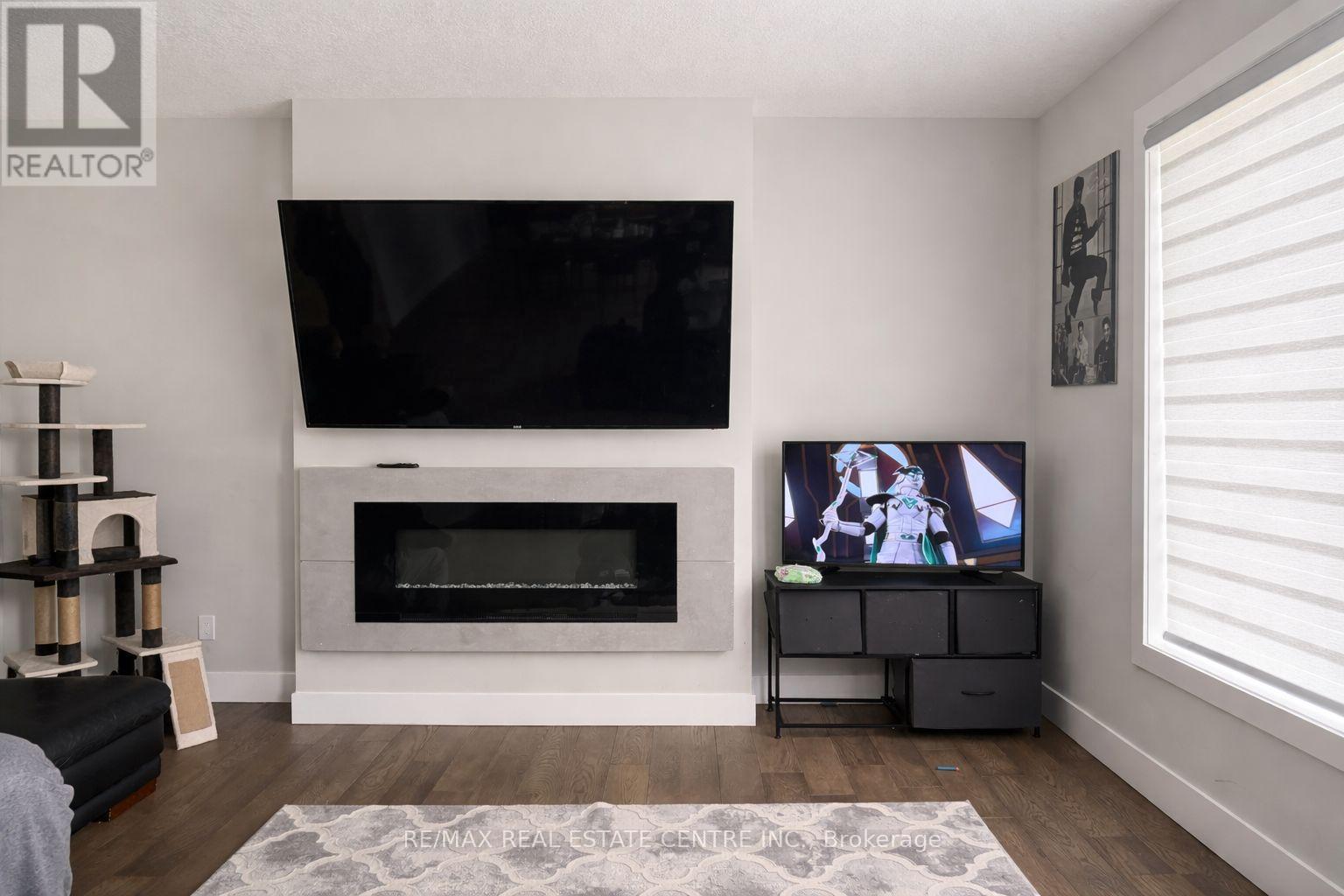 Photo 10 of 19 for 54 Wayside Lane