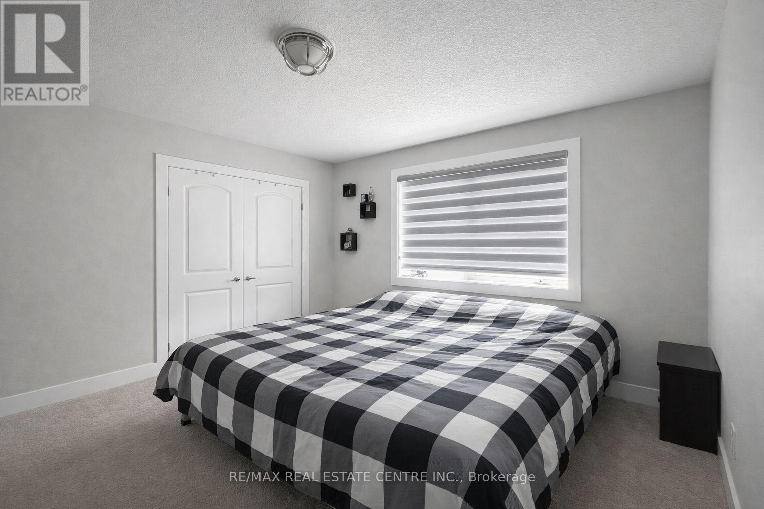 Photo 15 of 19 for 54 Wayside Lane