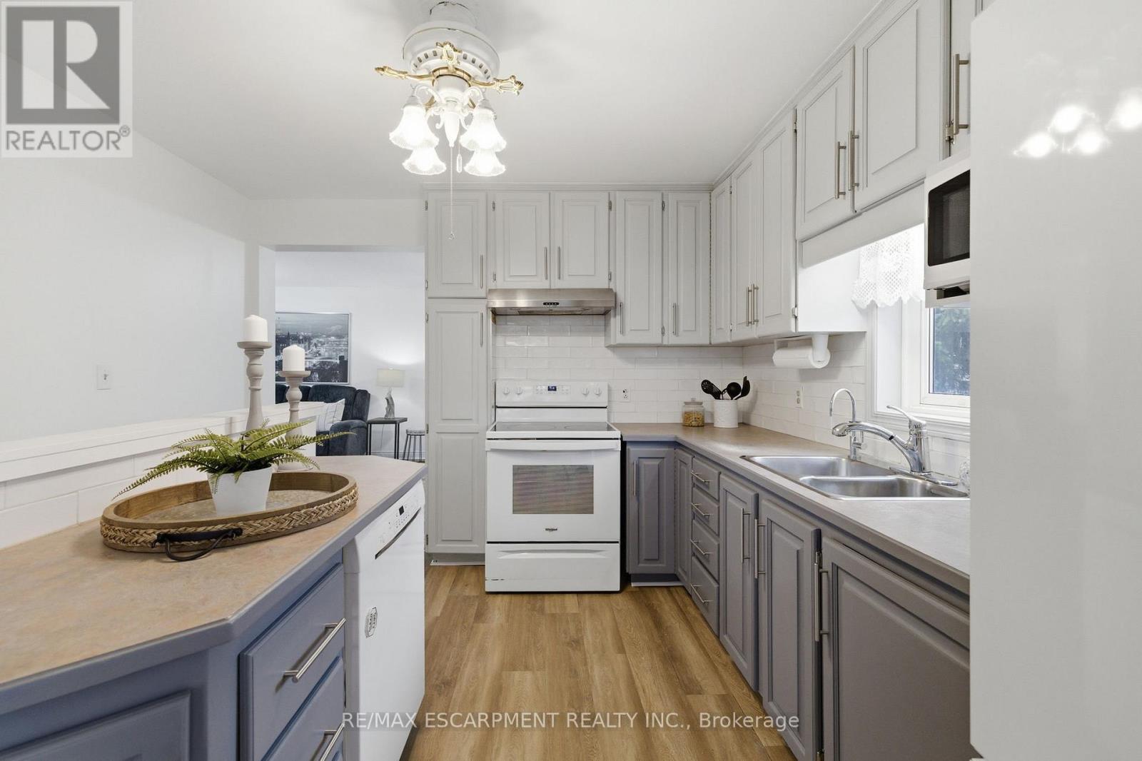 138 Glenholme Avenue, Hamilton, Ontario  L8K 3L7 - Photo 4 - X13013670