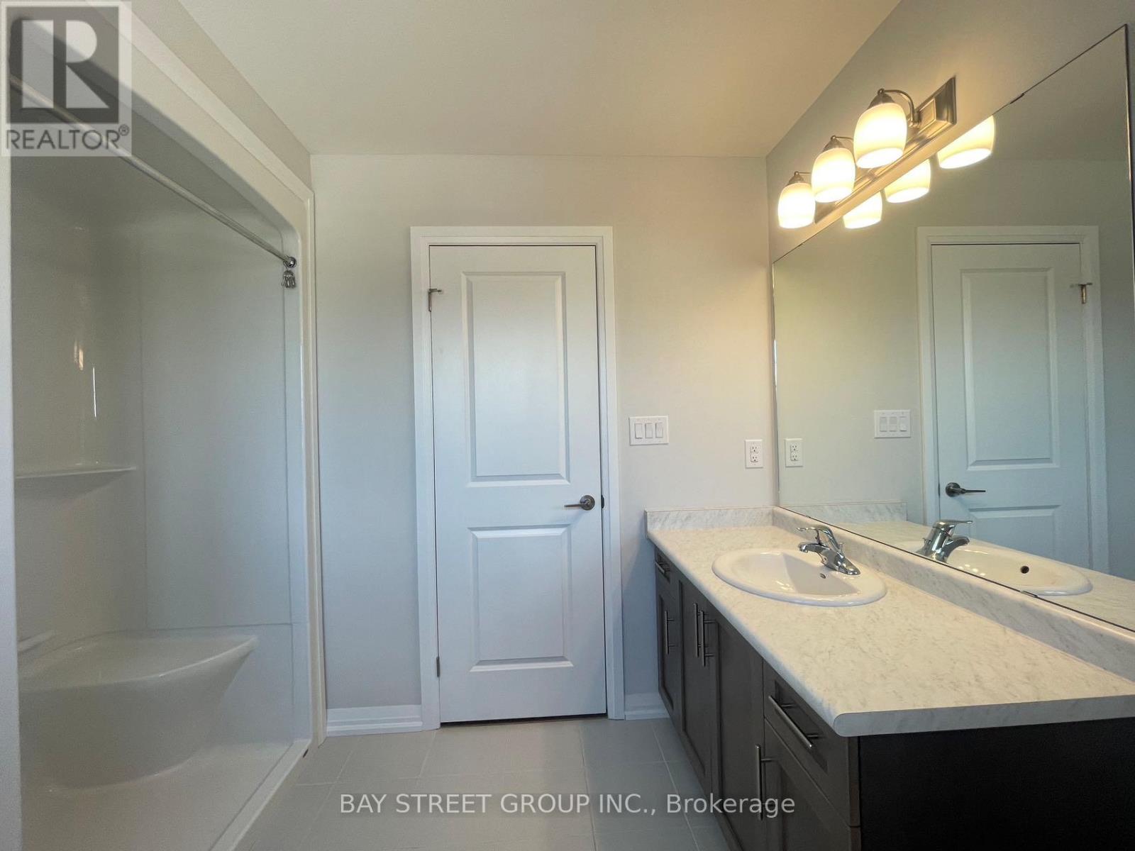 9348 White Oak Avenue, Niagara Falls, Ontario  L2G 3P6 - Photo 17 - X13013730