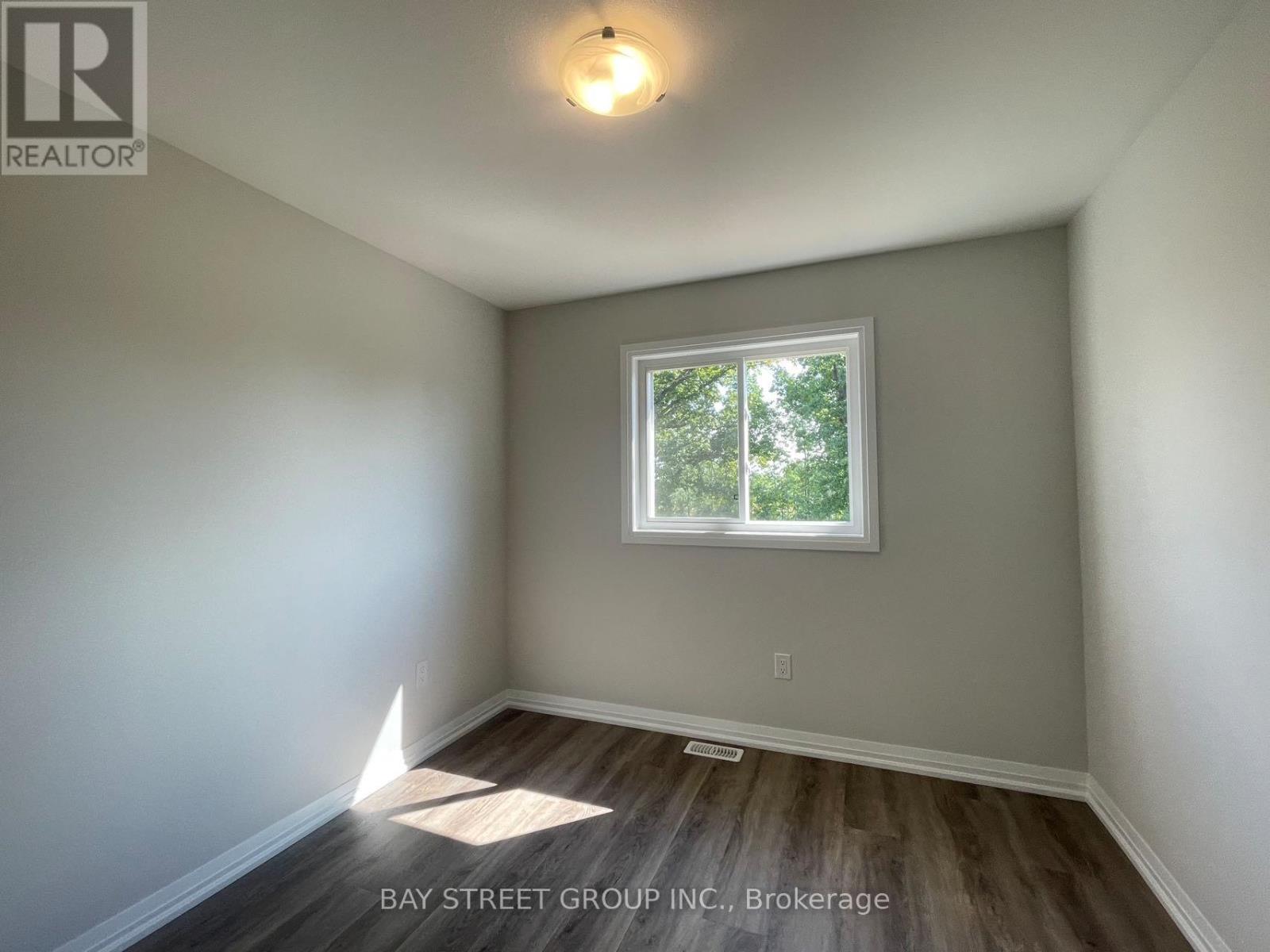 9348 White Oak Avenue, Niagara Falls, Ontario  L2G 3P6 - Photo 18 - X13013730