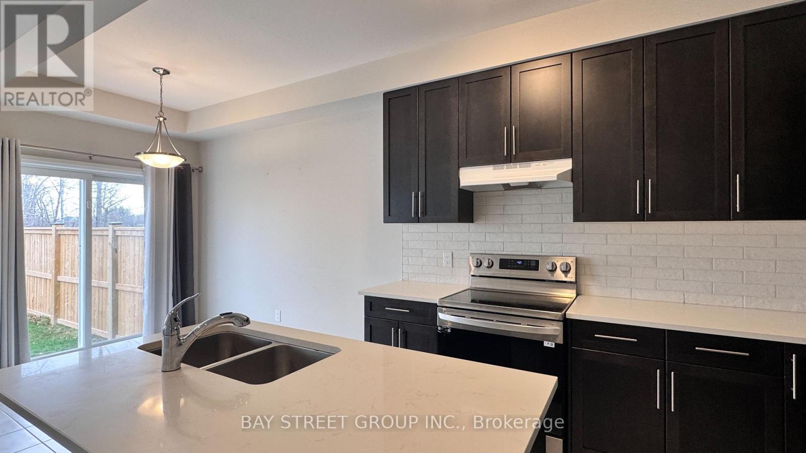 9348 White Oak Avenue, Niagara Falls, Ontario  L2G 3P6 - Photo 7 - X13013730