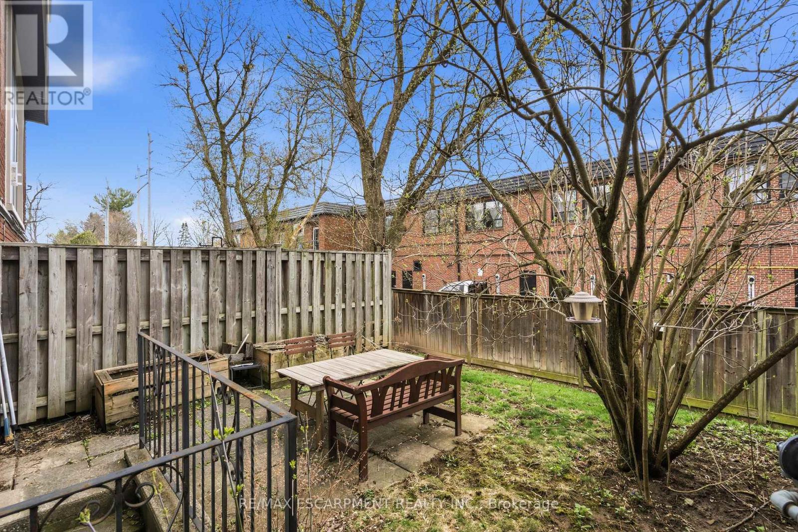 6 - 23 Watsons Lane, Hamilton, Ontario  L9H 5G9 - Photo 2 - X13013800