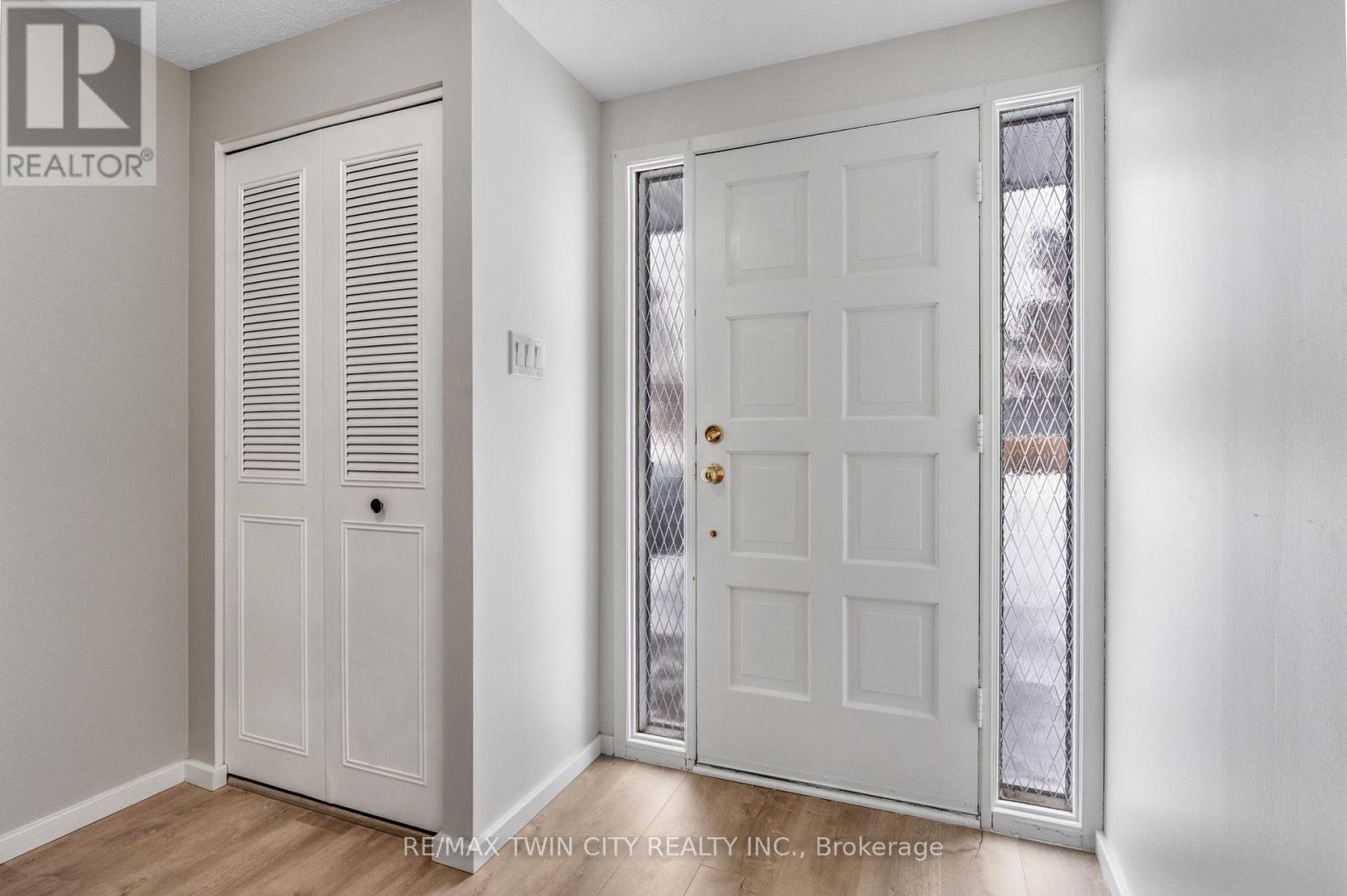 111 Manor Drive, Kitchener, Ontario  N2A 2T9 - Photo 2 - X13013864