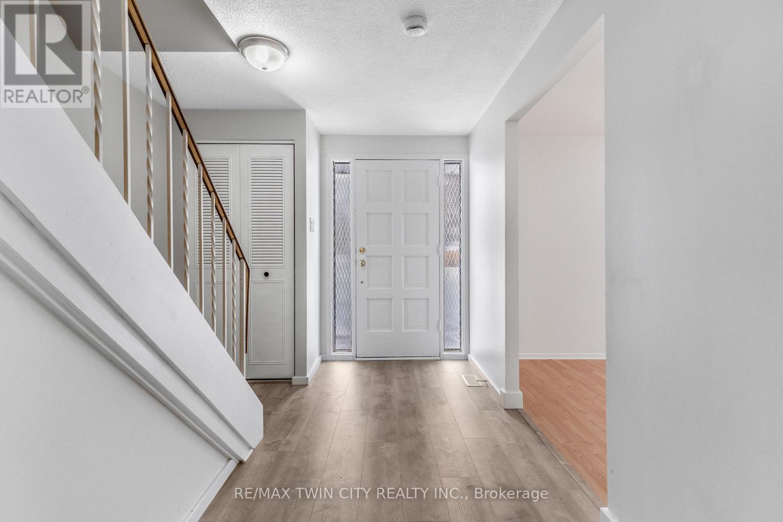 111 Manor Drive, Kitchener, Ontario  N2A 2T9 - Photo 3 - X13013864