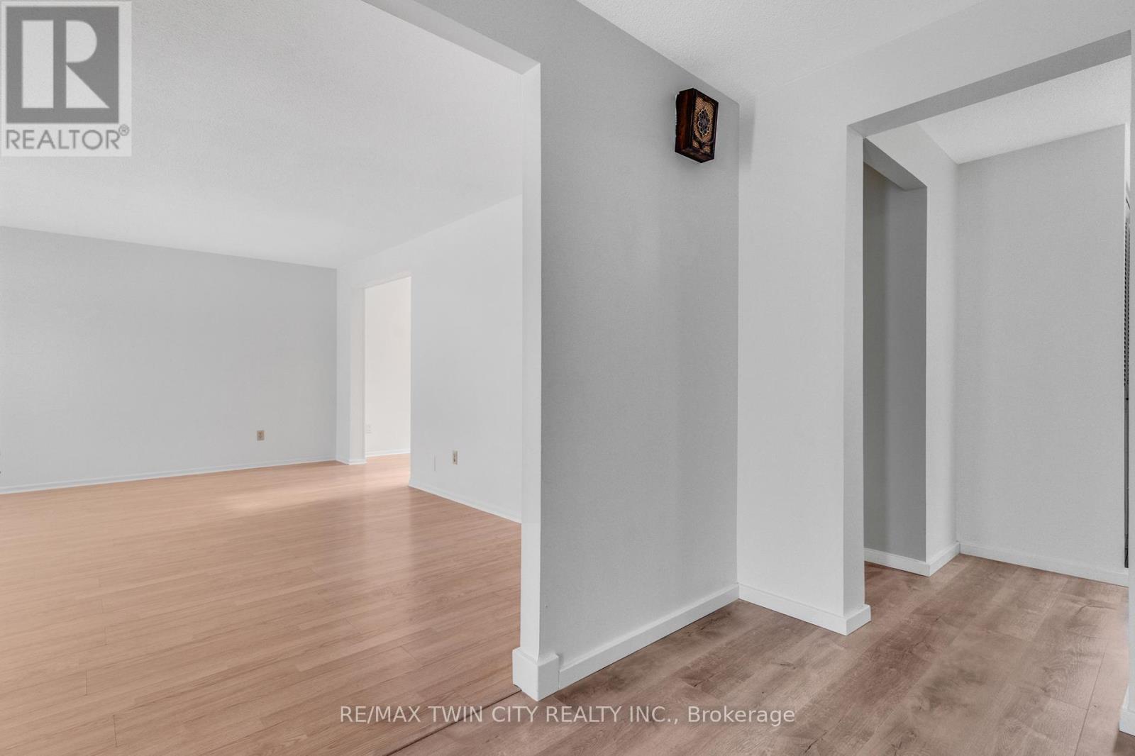 111 Manor Drive, Kitchener, Ontario  N2A 2T9 - Photo 6 - X13013864