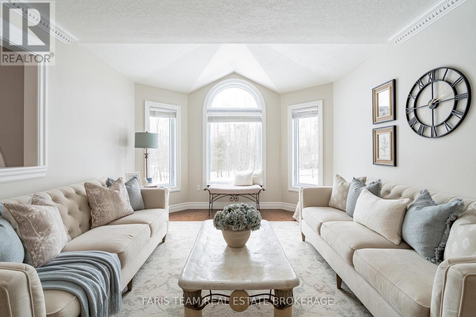 1 Pineview Drive, Oro-Medonte, Ontario  L0L 2L0 - Photo 16 - S12920064