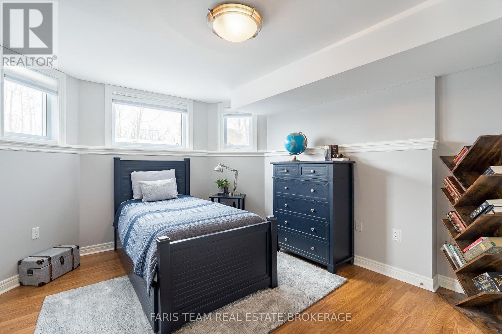 1 Pineview Drive, Oro-Medonte, Ontario  L0L 2L0 - Photo 32 - S12920064