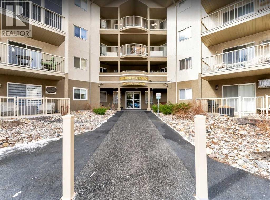410, 245 Red Deer Drive Sw, Medicine Hat, Alberta  T1A 8P4 - Photo 1 - A2297074