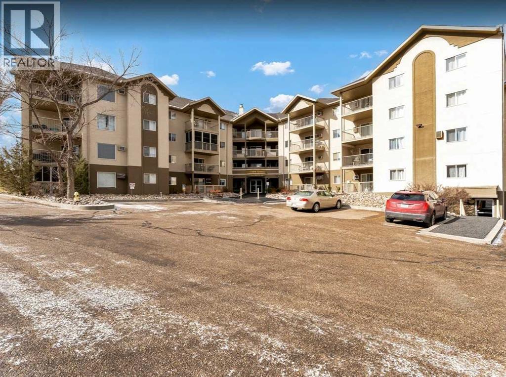 410, 245 Red Deer Drive Sw, Medicine Hat, Alberta  T1A 8P4 - Photo 2 - A2297074