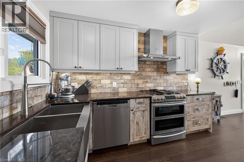 2023 Maple Boulevard, Port Dover, Ontario  N0A 1N2 - Photo 16 - 40813125