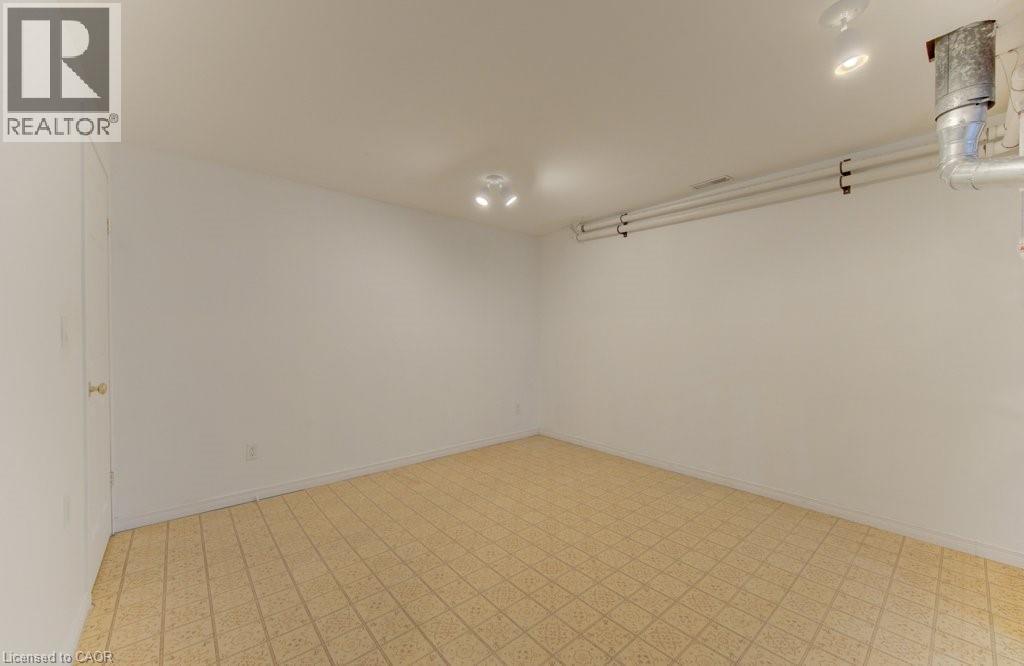 34 Geneva Crescent, Kitchener, Ontario  N2E 1M9 - Photo 39 - 40821544