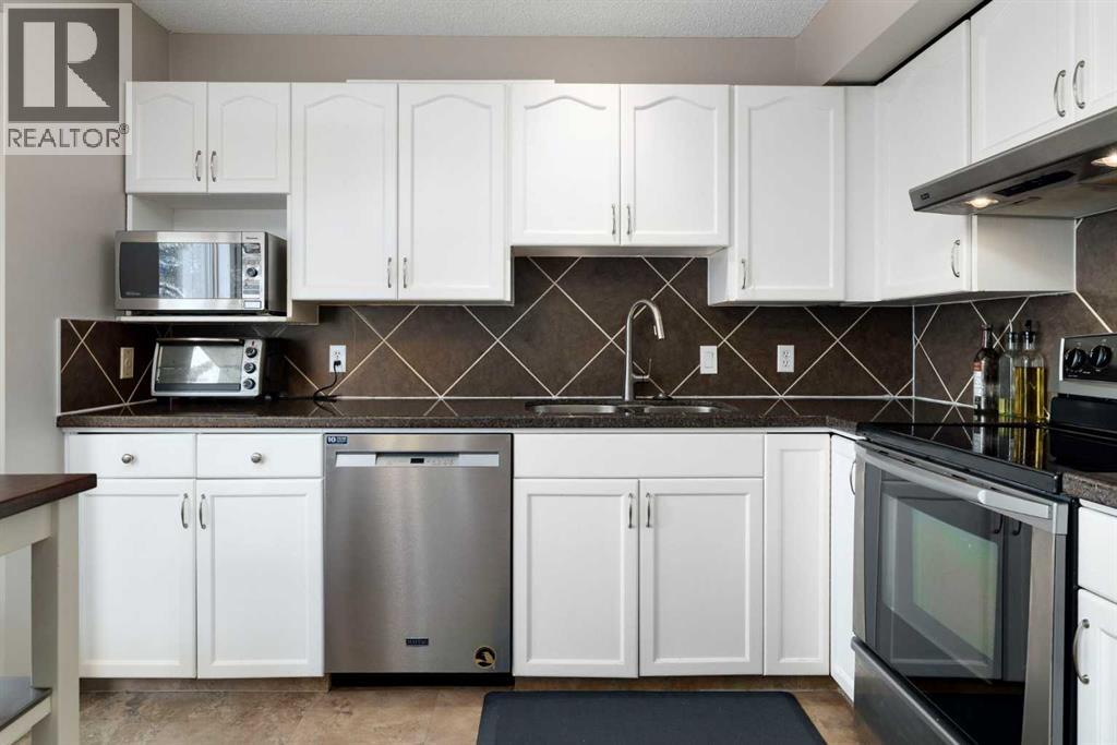 222 Christie Park Mews SW, Calgary, Alberta  T3H 3H2 - Photo 11 - A2294496