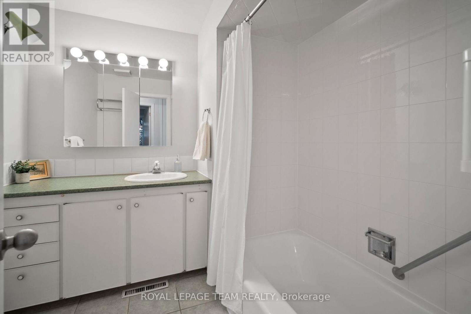 45 Welkin Crescent, Ottawa, Ontario  K2E 5M4 - Photo 22 - X13013880