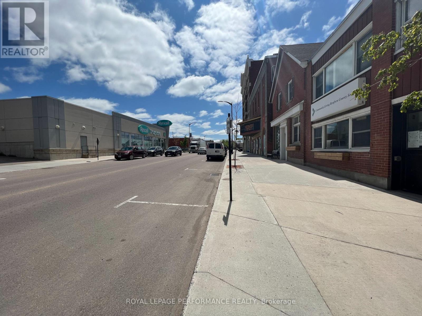 314/316 Raglan Street S, Renfrew, Ontario  K7V 1R5 - Photo 4 - X13013968