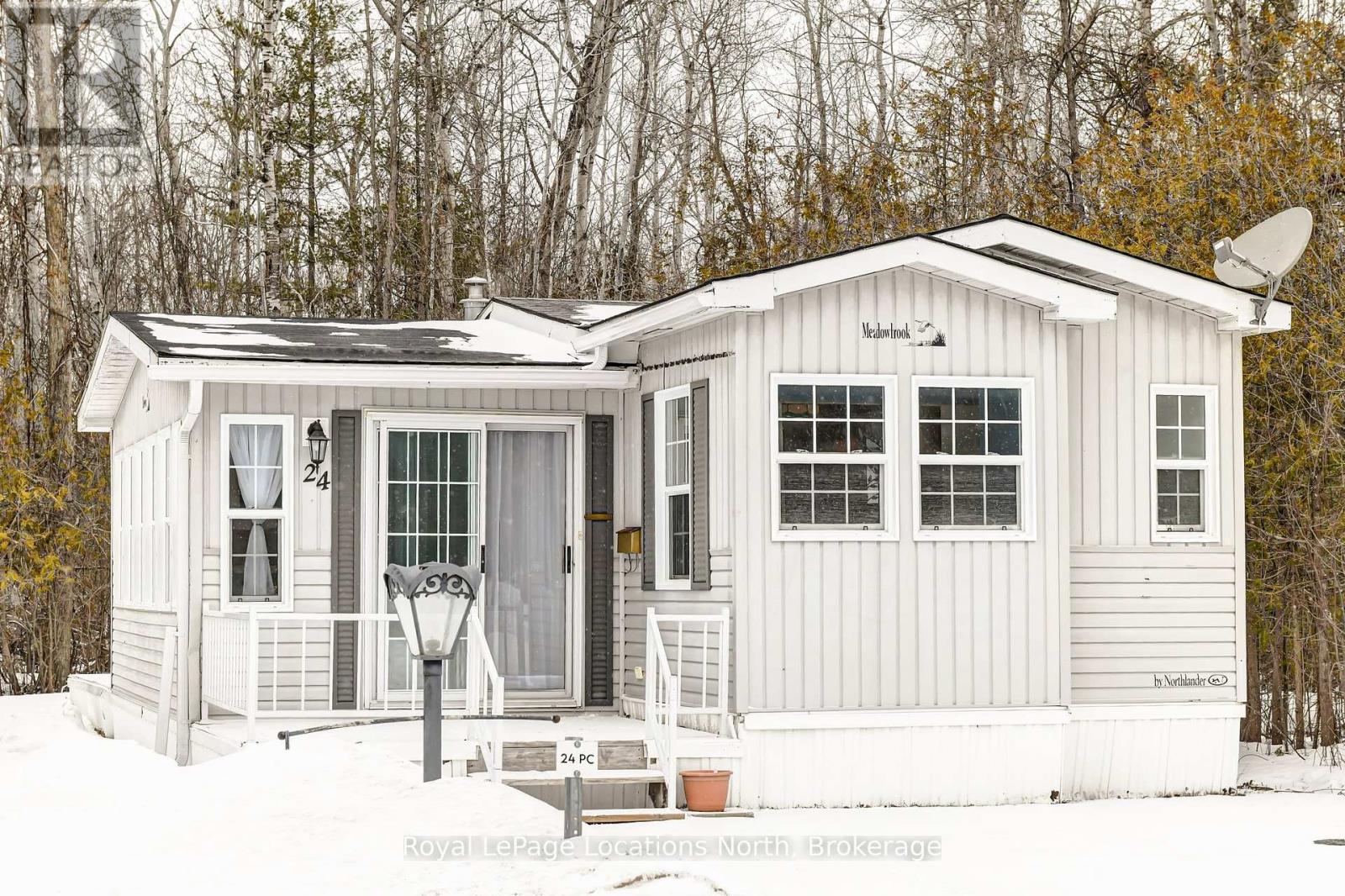 24 Prince Charles Avenue N, Springwater, Ontario  L0L 1P0 - Photo 15 - S12901452