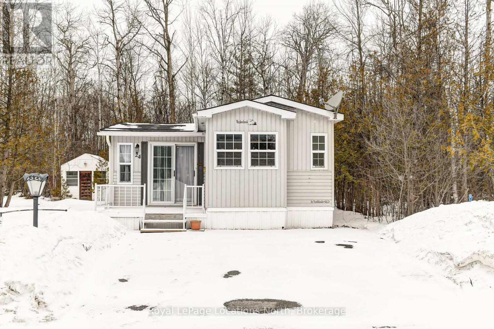 24 Prince Charles Avenue N, Springwater, Ontario  L0L 1P0 - Photo 17 - S12901452