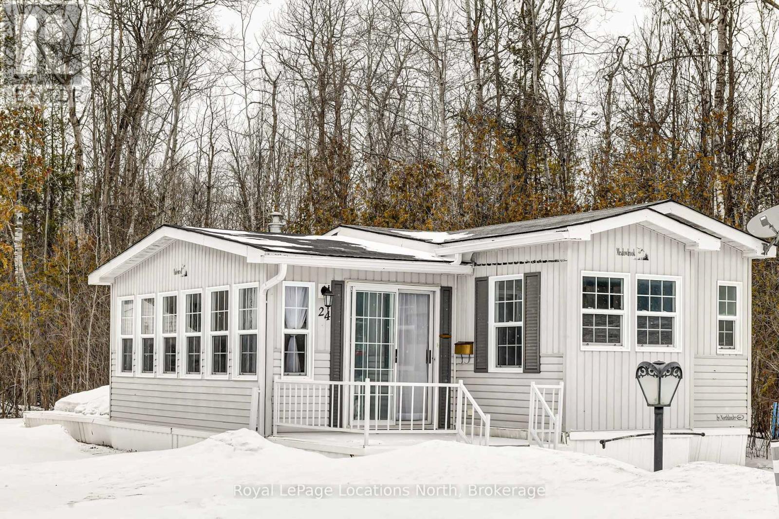 24 Prince Charles Avenue N, Springwater, Ontario  L0L 1P0 - Photo 14 - S12901452