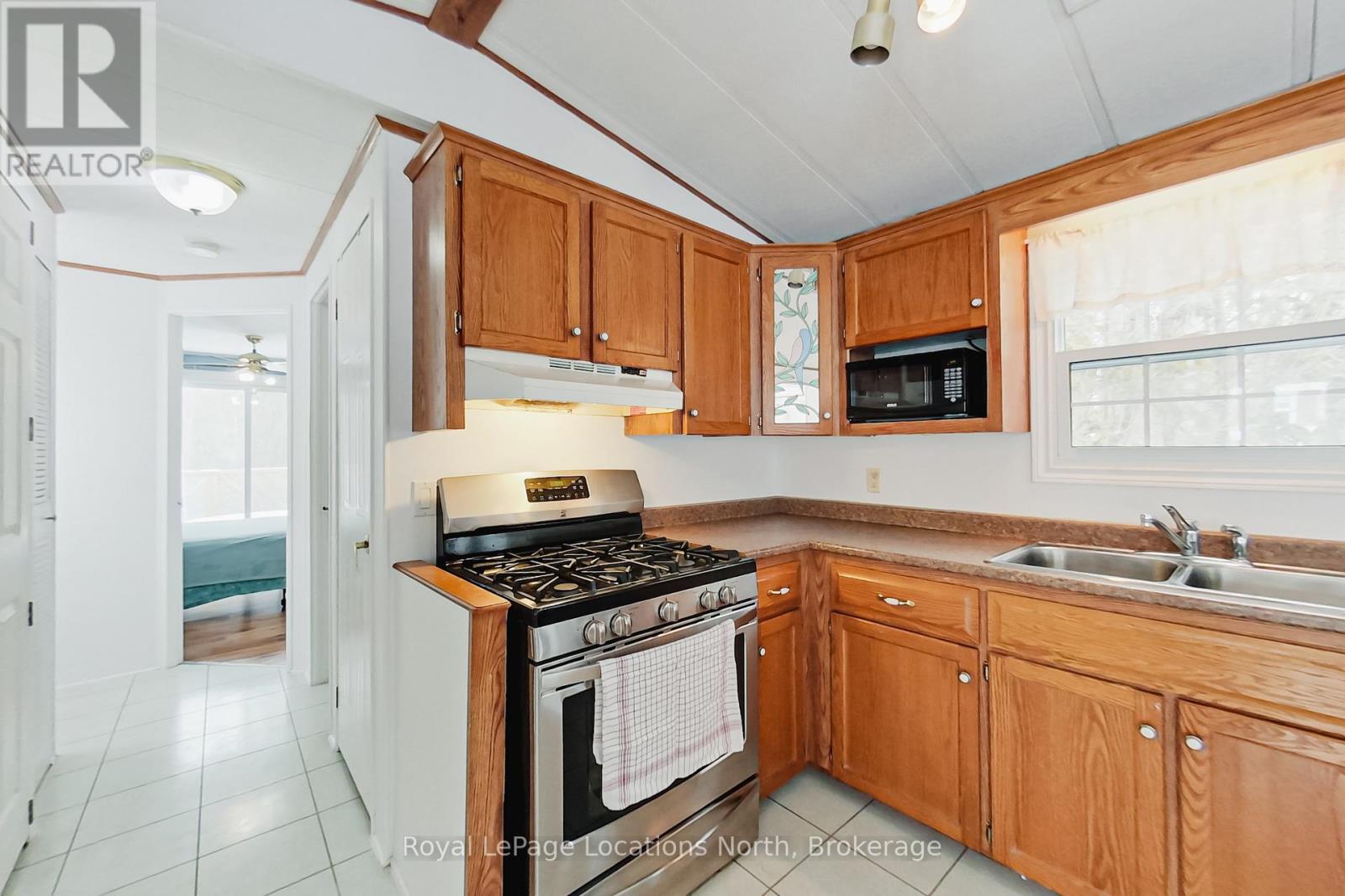 24 Prince Charles Avenue N, Springwater, Ontario  L0L 1P0 - Photo 43 - S12901452