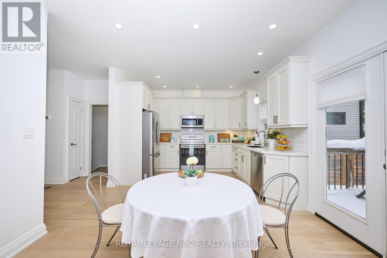 10 Leeson Street, St. Catharines, Ontario  L2T 2R1 - Photo 4 - X13014020