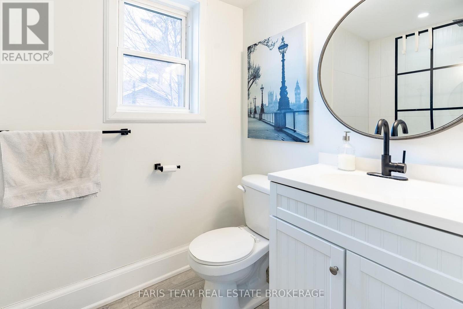 60 River Avenue Crescent, Wasaga Beach, Ontario  L9Z 2K6 - Photo 15 - S12927688