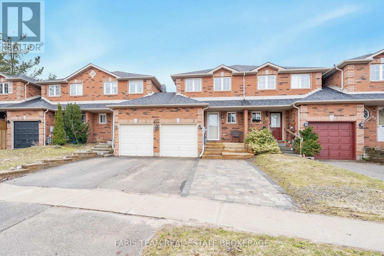 47 Bibby Court, Barrie, Ontario  L4N 8T4 - Photo 2 - S12999858