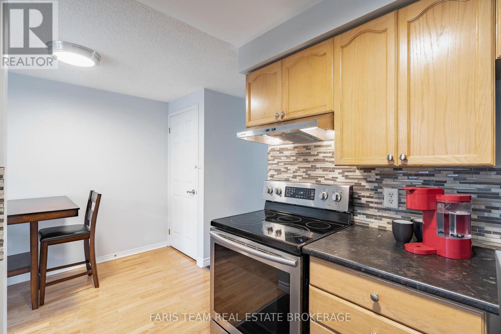 47 Bibby Court, Barrie, Ontario  L4N 8T4 - Photo 5 - S12999858