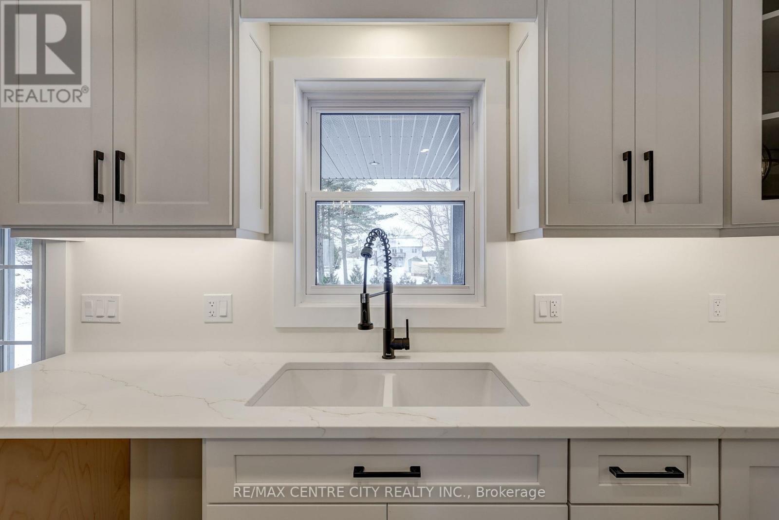 56087 Maverick Court, Bayham, Ontario  N0J 1Y0 - Photo 7 - X12867778