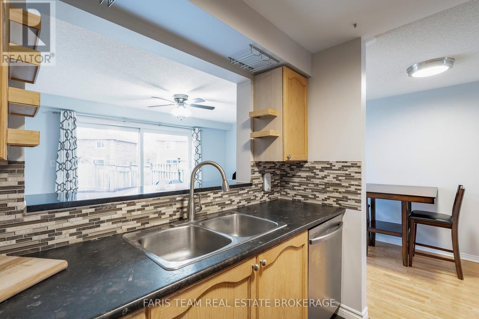 47 Bibby Court, Barrie, Ontario  L4N 8T4 - Photo 6 - S12999858