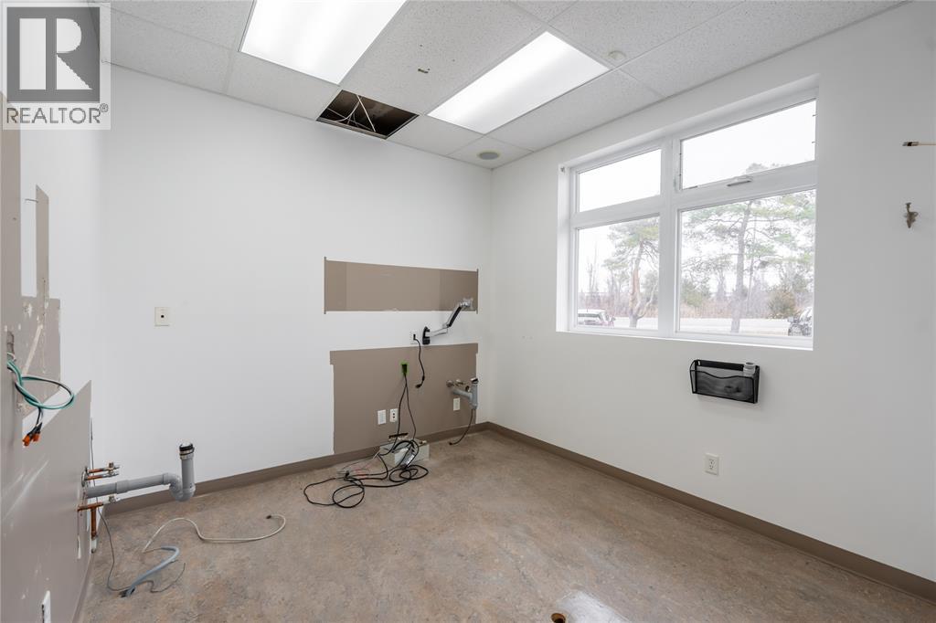 1475 Exmouth Street, Sarnia, Ontario  N7S 3Y1 - Photo 14 - 26008195