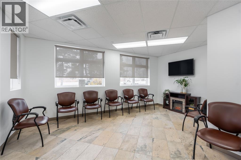 1475 Exmouth Street, Sarnia, Ontario  N7S 3Y1 - Photo 9 - 26008195