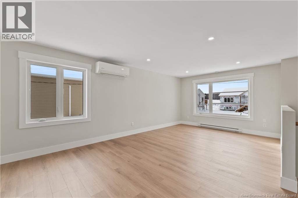 283 Maccoun Street, Moncton, New Brunswick  E1K 0A1 - Photo 5 - NB137324