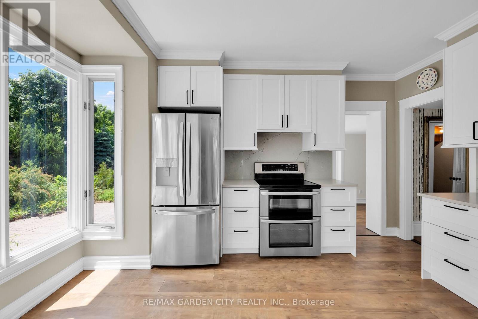 14 Robinson Street S, Grimsby, Ontario  L3M 3C4 - Photo 14 - X12737068